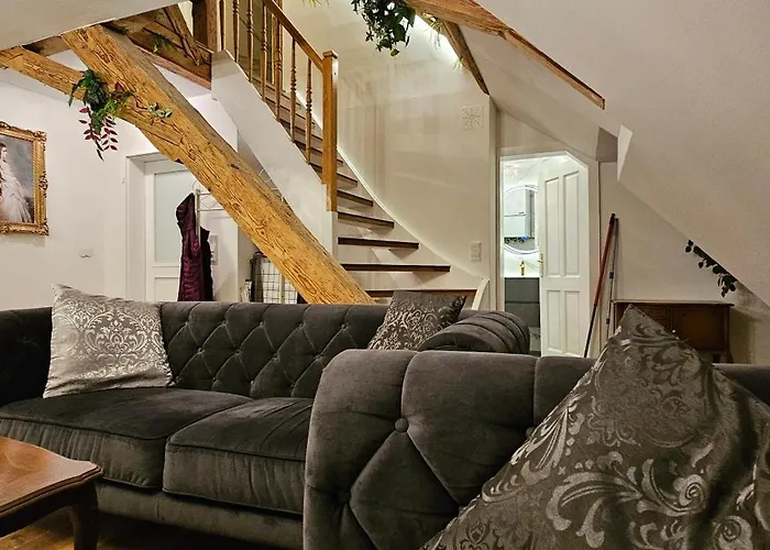 Sisi's Loft - Royale (adults Only)