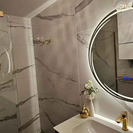 דירה Sisi's Loft - Royale (adults Only)